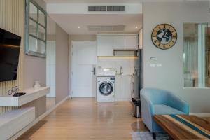 Galeriebild der Unterkunft Beachfront Luxury 1R Condo near Marriot Naiyang 50 2 in Phuket