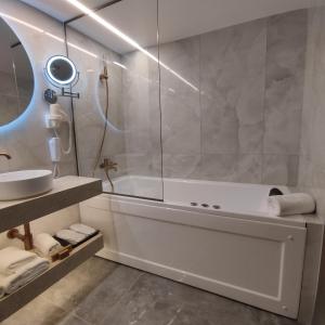 Ένα μπάνιο στο Great Athens Hotel