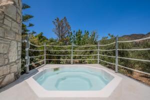 Γενική θέα στο βουνό ή θέα στο βουνό από  αυτή η βίλα +51 φωτογραφίες