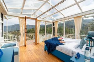 En generel udsigt til bjerge eller udsigt til bjerge taget fra villaen