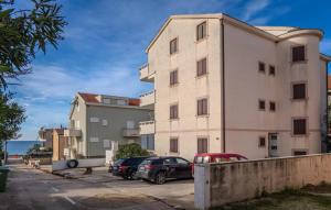 Budova, kde se apartmán nachází + 16 fotografií