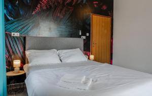 Postel nebo postele na pokoji v ubytování Stunning Apartment In Novalja With Wifi