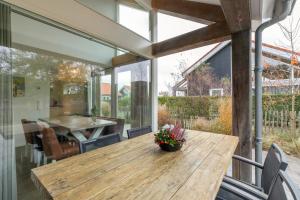 Zahrada ubytování Zonnedorp 21 Beach Villa Joya Renesse | Luxe Strandvilla met Sauna