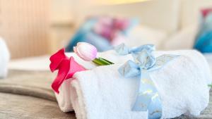 Postel nebo postele na pokoji v ubytování Liam Leo Suite by Ca-Sa Check + 15 fotografií