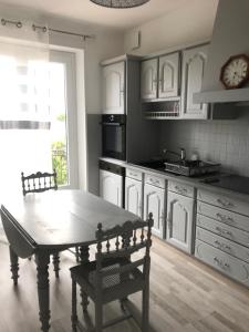 Køkken eller tekøkken på MAISON et PISCINE PRIVEE