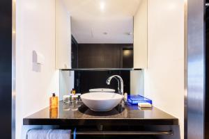 Kuchyň nebo kuchyňský kout v ubytování Orange Hotel Hangzhou Jiubao Passenger Transport Center