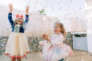 Hosté ubytování Costa del Sol Glamping Village + 92 fotografií