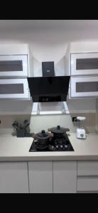 Køkken eller tekøkken på Newly Launched 2 Bedroom Apartment