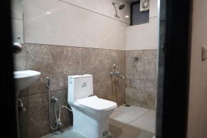 Ένα μπάνιο στο Wynad Hotel +14 φωτογραφίες