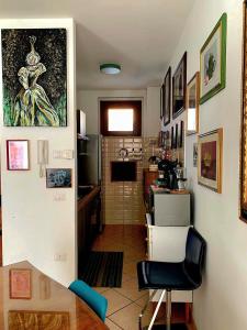 Kuchyň nebo kuchyňský kout v ubytování Alice in Wonderland