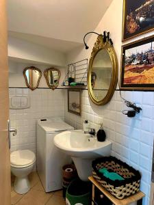 Phòng tắm tại Alice in Wonderland