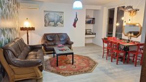 Χώρος καθιστικού στο Play Apartments