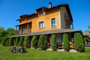 Κήπος έξω από το Motel Nacionalni Restoran Ognjiste