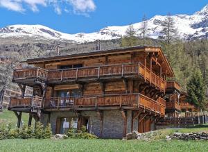 Příroda nedaleko apartmánu + 19 fotografií