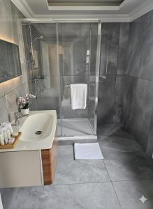 Ένα μπάνιο στο Hotel Aqua