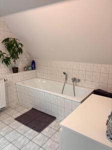 Koupelna v ubytování Ferienwohnung „Ruppbergblick“ + 11 fotografií