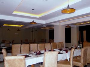 Гостиная зона в Montage Luxury Hotel