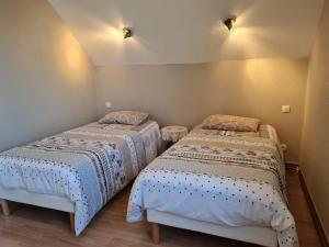 Ένα ή περισσότερα κρεβάτια σε δωμάτιο στο Chambre "Mésange", Le Chêne