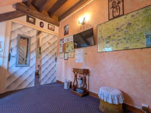 Μια τηλεόραση ή/και κέντρο ψυχαγωγίας στο Les Charmes : Suite Familiale