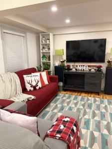 Телевизор и/или развлекательный центр в Family Stay Near Niagara Falls