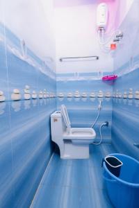 Фотография из галереи Brand New 2bhk Spacious and stylish AC apartments in Tirupati with modern amenities and kitchen near bus stand and railway station, easy access to all local Temples в городе Тирупати