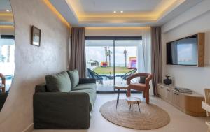 Гостиная зона в Paphos Hills Resort & Spa by Brown Hotels