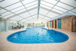 Bazén v ubytování Metropole Hotel and Spa nebo v jeho okolí + 22 fotografií