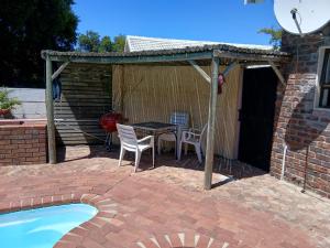 Bazén v ubytování Chasselas Studio nebo v jeho okolí