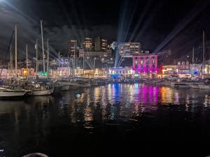 Φωτογραφία από το άλμπουμ του Sixty σε Torquay