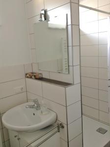 Koupelna v ubytování Murthum Gästeappartments