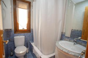 Ένα μπάνιο στο Casa Senda by Cardi Suites +19 φωτογραφίες