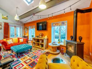 TV a/nebo společenská místnost v ubytování The Engine Room