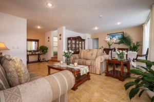 Μια τηλεόραση ή/και κέντρο ψυχαγωγίας στο Los Frailes habitación principal