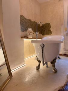 Phòng tắm tại Forest View, ganzes Haus 100qm, 2 Schlafzimmer, 2 Bäder, Badewanne, Garten & Terrasse +48 ảnh