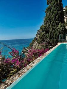 Naturlandskabet i nærheden af villaen