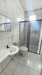 Koupelna v ubytování Casa por temporada em Penedo