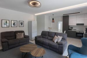 Χώρος καθιστικού στο Kakopetria Luxury Villa w pool