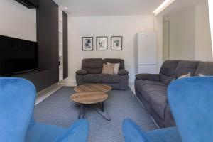 Χώρος καθιστικού στο Kakopetria Luxury Villa w pool