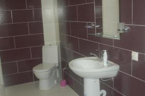 Ванная комната в Guest House na Komarov 1