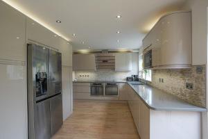 Køkken eller tekøkken på Spacious 4 Bed House - Sleeps 8 + 24 billeder