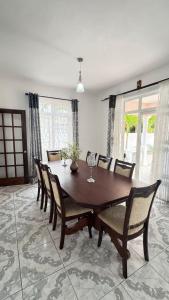 Ảnh trong thư viện ảnh của Villa Cocotier Piscine privée et plage à 5 mn à pied ở Flic-en-Flac