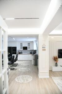 TV/trung tâm giải trí tại Villa Royale