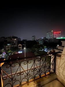 Balkón nebo terasa v ubytování Golden Hotel + 65 fotografií