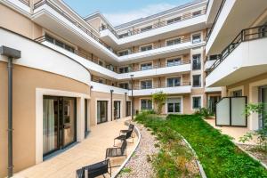 Το κτήριο όπου στεγάζεται  το διαμέρισμα