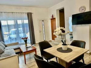 TV/trung tâm giải trí tại Rhaunen Apartments