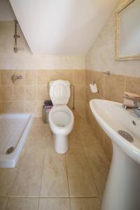 Koupelna v ubytování Seaside Villa Luci w jacuzzi + 34 fotografií