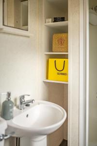 Et badeværelse på North Wales Coastal Stay + 5 billeder