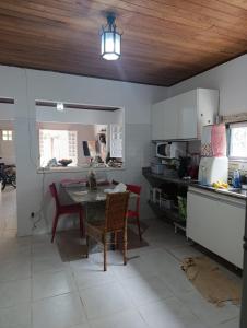 Η κουζίνα ή μικρή κουζίνα στο Casa de Maria - Tamandaré