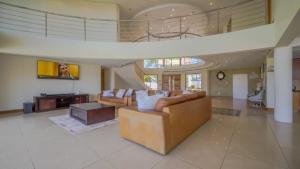 Χώρος καθιστικού στο The Palace in Izinga Estate Umhlanga