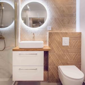 Et badeværelse på SERENITY - 3 mins from Disney, Free Parking, Self-Checking with fully equiped gym